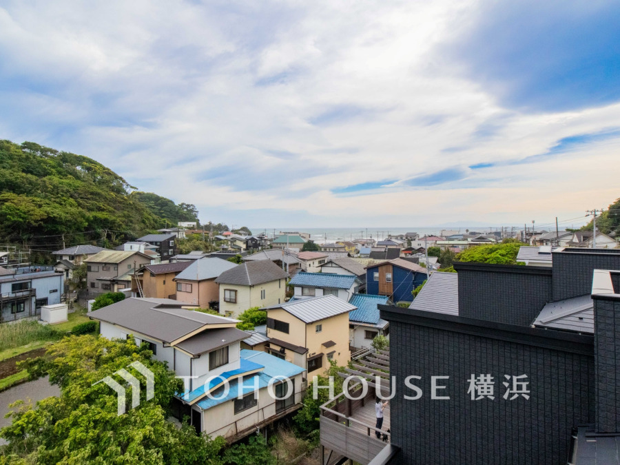 この開放感ある眺望と共に閑静な住宅街の季節感を演出する四季折々の変化を楽しめる心地よい場所となることでしょう。