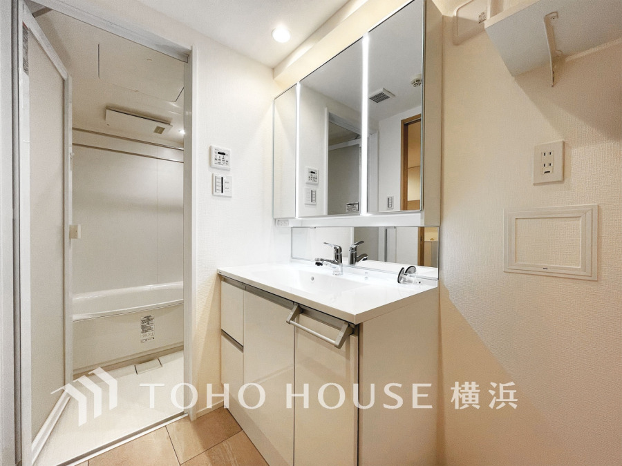 一日の始まりと終わりを心地よく演出してくれる、多彩な機能が備えられたパウダールーム。心地よいリフレッシュ空間です。