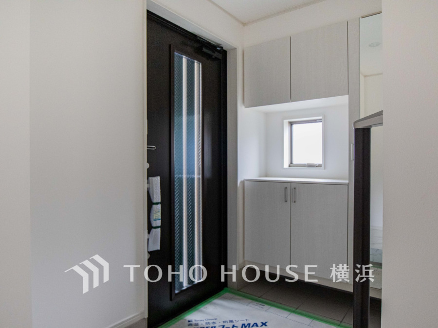 居住者の帰り、訪れる方を優しく迎え、やすらぎに満ちた生活空間を予感させる。健やかな暮らしを楽しめそう。
