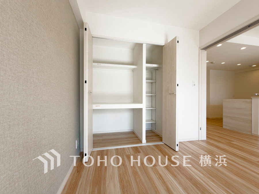 お客様の求める本当の“住み心地”とは何なのか。そのための一手間一工夫を惜しみません。街並みや周辺の環境に呼応しながら、美しく、そして毎日の暮らしを考慮した機能性の高い住まい。