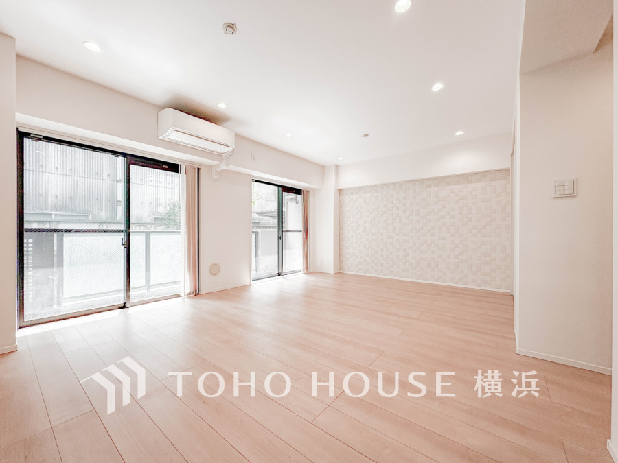 光と風があふれる開放的なリビングダイニングには自然と家族みんなが集まってきます。明るく穏やかな空気の中で飲んだり、食べたり、笑ったり。