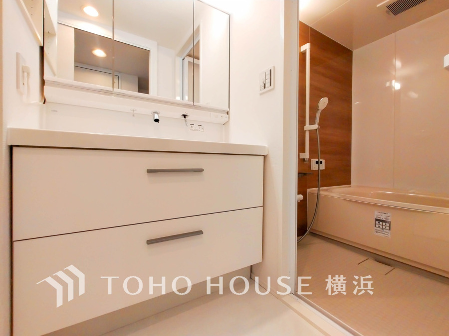 一日の始まりと終わりを心地よく演出してくれる、多彩な機能が備えられたパウダールーム。心地よいリフレッシュ空間です。