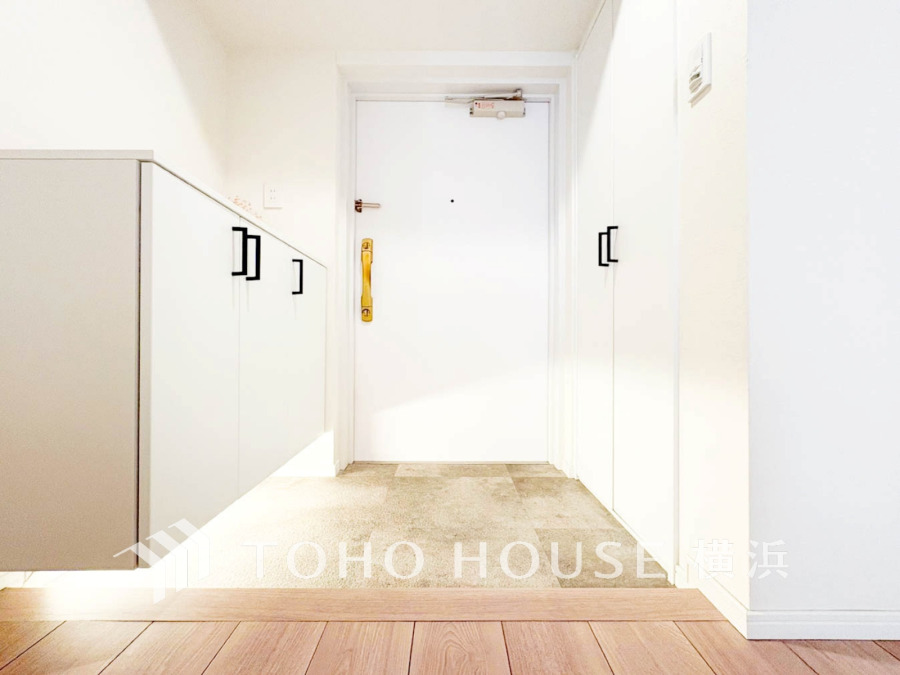 居住者の帰り、訪れる方を優しく迎え、やすらぎに満ちた生活空間を予感させる。健やかな暮らしを楽しめそう。