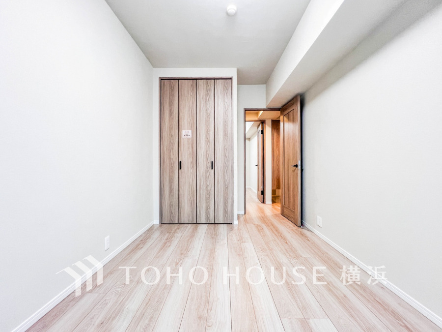 大きな窓からは快適な光を取り入れ、通気性能を上げる事で居心地の良い空間を演出します。多くの時間を過ごす住まいだからこそ、いつも快適な場所であるように心掛けています。