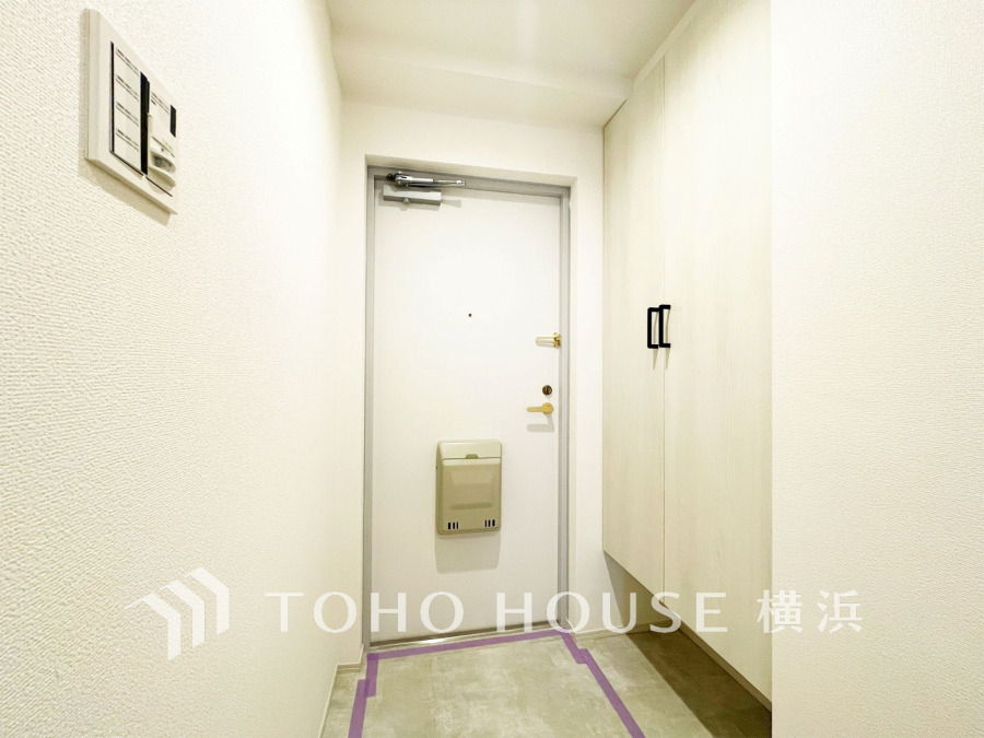 ご家族の帰り、訪れる方を優しく迎え、やすらぎに満ちた生活空間を予感させる。健やかな暮らしを楽しめそう。