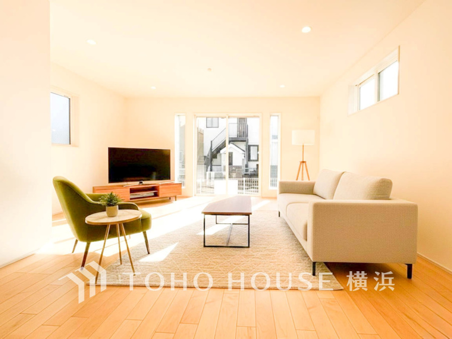 3面採光の明るいLDKは広々20.83帖！家族が集う憩いの空間です。