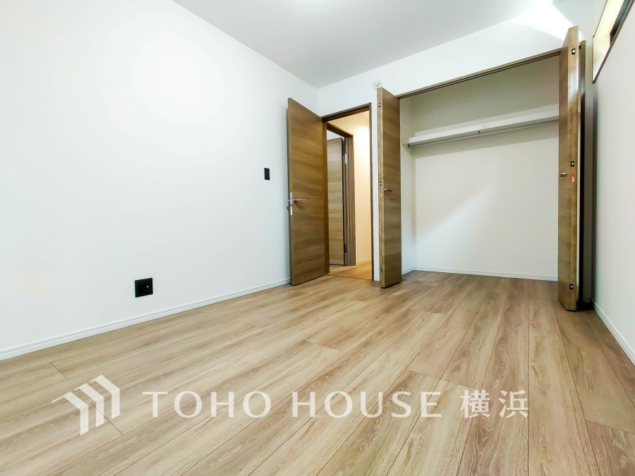 1日の疲れを癒し、心地よく寛げるようゆったりとした広さを確保しています。プライベートタイムをより優雅に穏やかに…。落ち着いた雰囲気を紡ぎます。