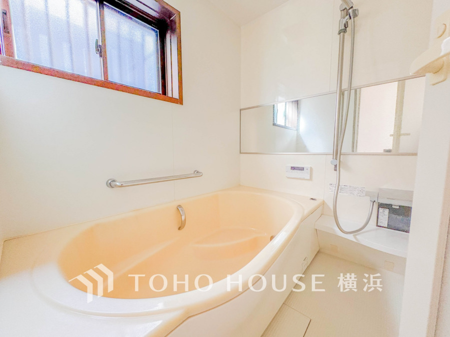 1日の疲れを取り心身を癒すことができる住まいの中のリラクゼーション空間、リラックスできるよう優しいカラーをチョイスしました。時を忘れるほどのんびりできる空間に。