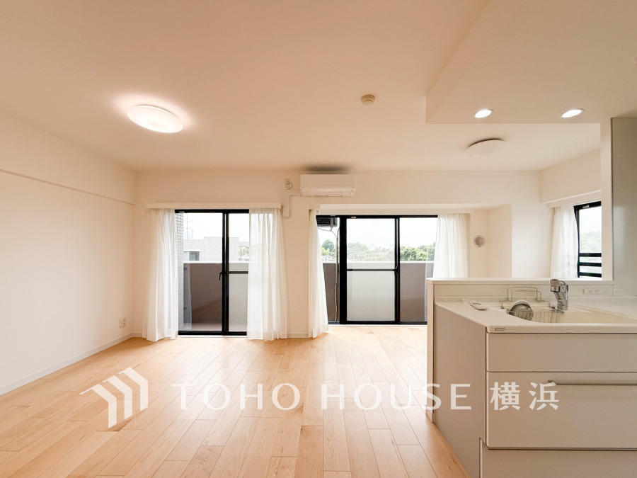 一日の中で多くの時間を過ごすことになる住まいだからこそ、いつも穏やかな空間であるように心掛けています。構成する建材などへの配慮が、住まう方の健康を守ります。