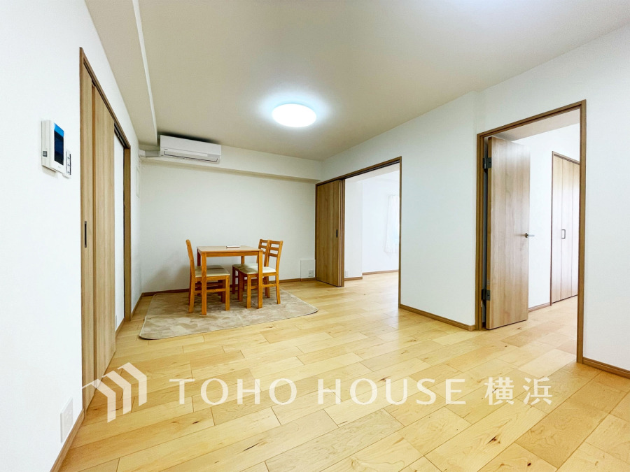 和やかで洗練された空間の演出。寛ぎとコミュニケーションを育む居心地のよい場所。