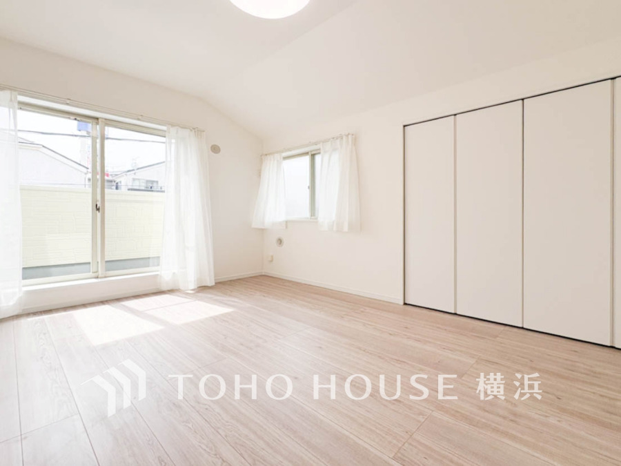 家族一人ひとりの大切なプライベート空間。趣味・感性で個性的に飾って頂けるようシンプルに仕上げてあります。自分時間を充実させながら心豊かなひとときを過ごすための大切な空間。