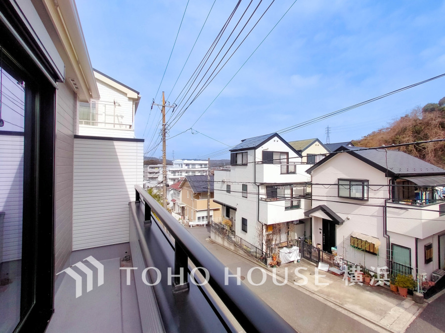 気持ちのいい空が見渡せるバルコニー。爽やかな風を感じて、心躍る素敵な暮らしがはじまります。
