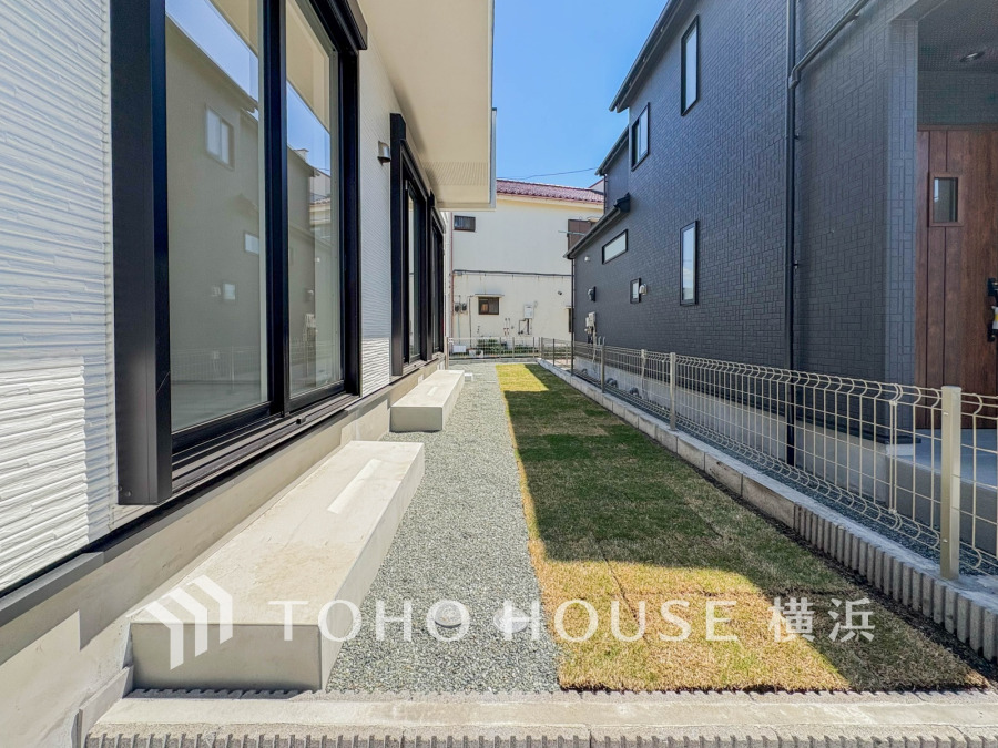 お子様がお庭で遊べるのはもちろん、家庭菜園やたくさんの友人を招いてBBQ、楽しみ方がたくさん！