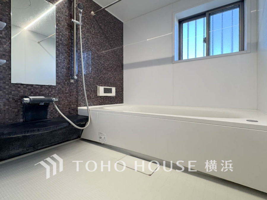 1日の疲れを取り心身を癒すことができる住まいの中のリラクゼーション空間、バスルーム。心からゆったりと寛いでいただけるよう、ゆとりのスペースを確保してます。