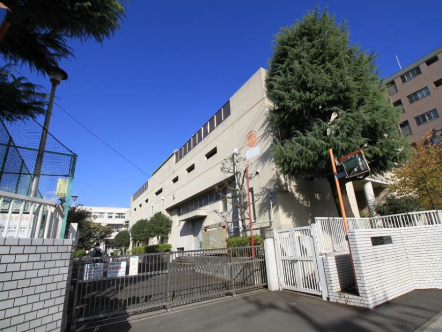 横浜市立中和田中学校(約650ｍ。部活などで帰りが遅くなっても安心の距離です。)