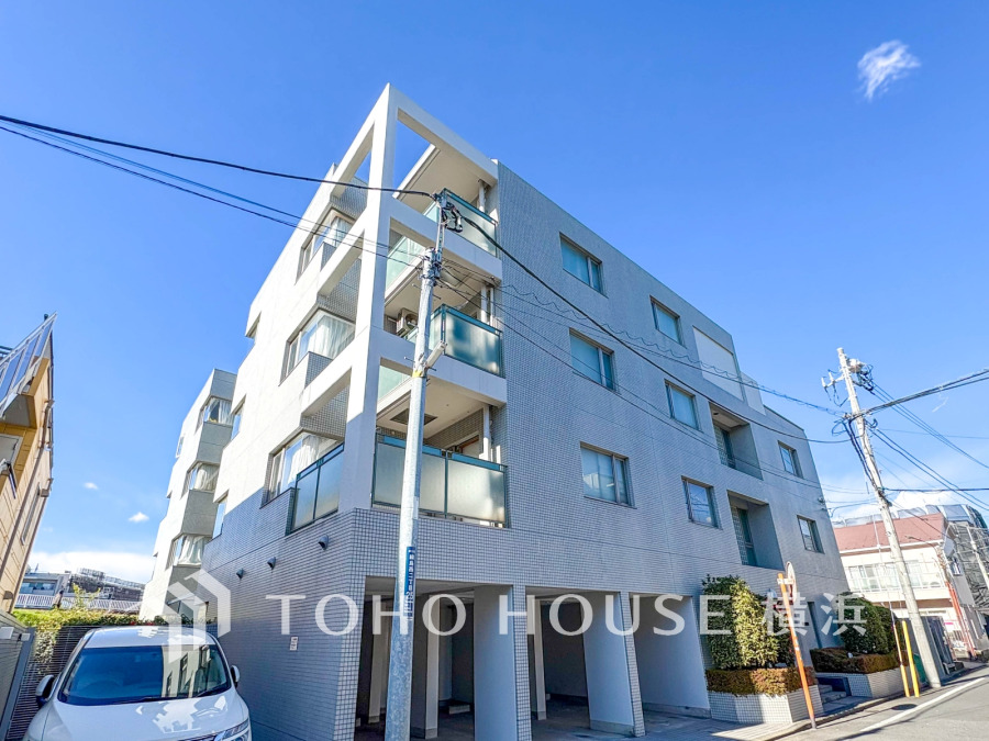 洗練されたデザインと快適な住環境を備えた上質な低層レジデンス。