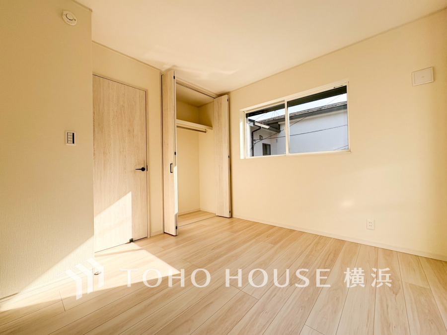 家族一人ひとりの大切なプライベート空間。趣味・感性で個性的に飾って頂けるようシンプルに仕上げてあります。自分時間を充実させながら心豊かなひとときを過ごすための大切な空間。