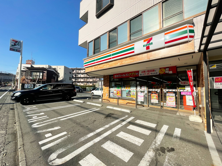 セブン-イレブン 横浜坂本町店　約650ｍ