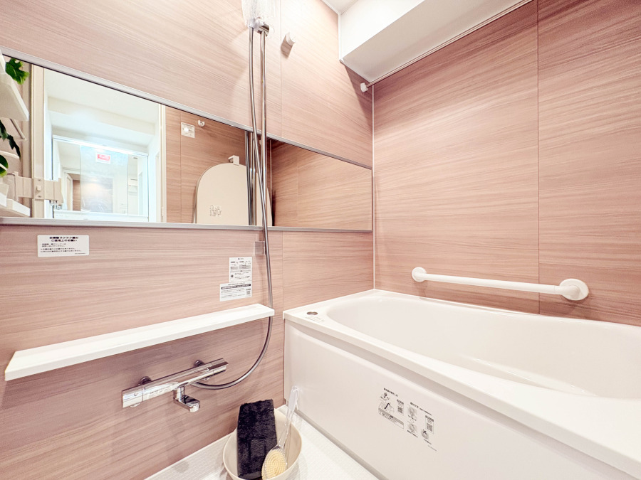 1日の疲れを取り心身を癒すことができる住まいの中のリラクゼーション空間、リラックスできるよう優しいカラーをチョイスしました。時を忘れるほどのんびりできる空間に。