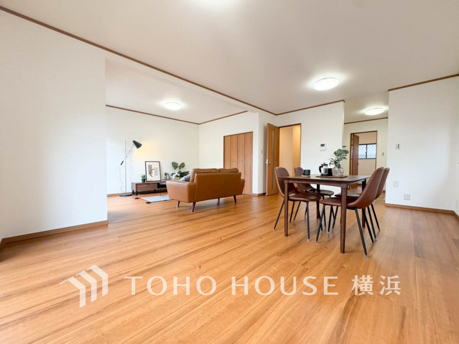 LDKは22.5帖の広々した大空間。家族やお客様との時間など、多くの時を刻む空間。何気なく過ぎる時でさえも上質なひと時となる快適な空間を目指して