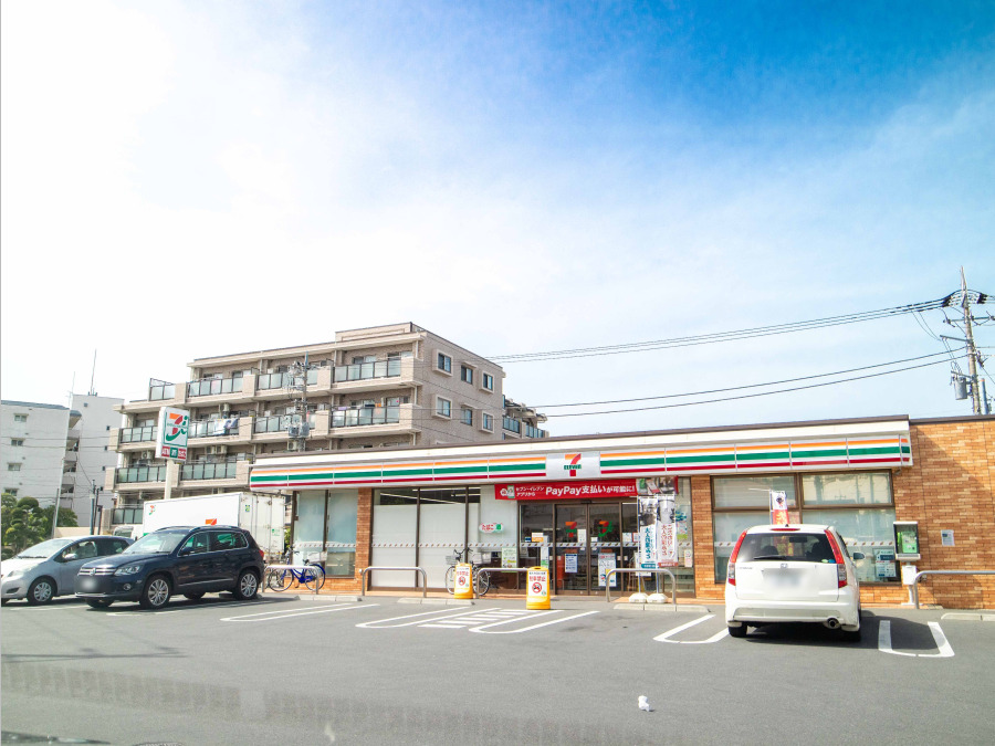セブンイレブン川崎下小田中店　約400ｍ