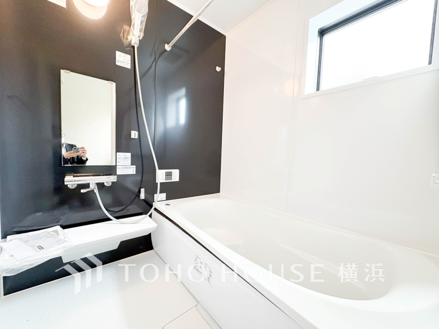 掃除のしやすさ・収納の便利さなど、おふろを使う人、お手入れする人、みんなにとっての「しあわせ性能」を追求したバスルームを採用いたしました。