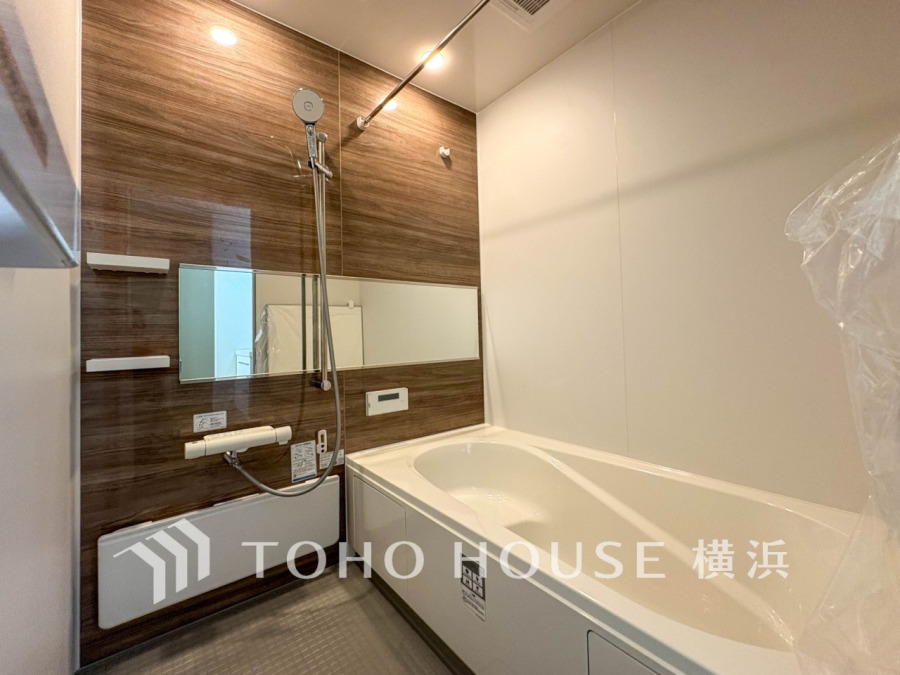1日の疲れを取り心身を癒すことができる住まいの中のリラクゼーション空間、リラックスできるようシックなカラーをチョイスしました。時を忘れるほどのんびりできる空間に。