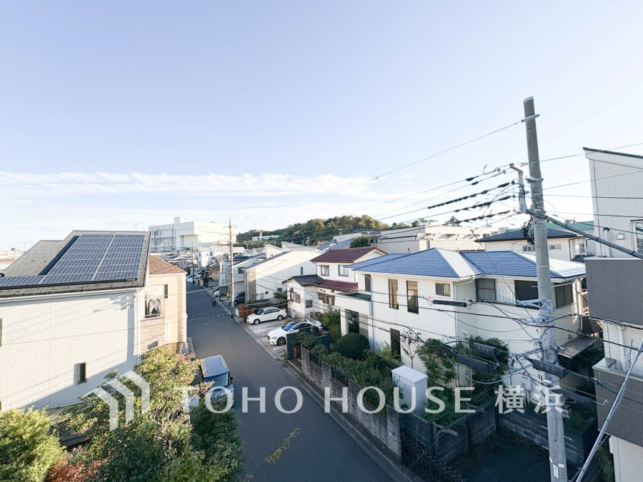 開放感があり、遮るものもなく気持ちのいい景色が広がります。お部屋にも爽やかな風と暖かく柔らかな日差しが差し込み、毎日の暮らしを豊かに彩ります。