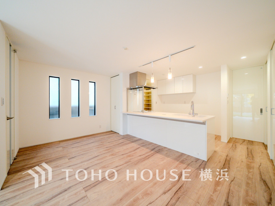 ご家族やお友達との時間など、多くの時を刻む空間。何気なく過ぎる時でさえも上質なひと時となる快適な空間を目指して。