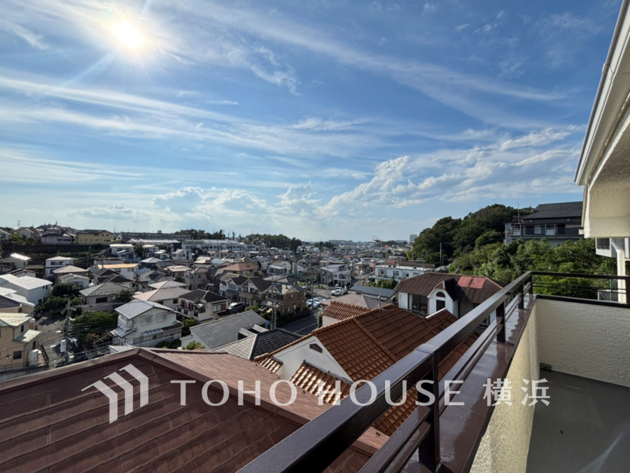 この開放感ある眺望と共に閑静な住宅街の季節感を演出する四季折々の変化を楽しめる心地よい場所となることでしょう