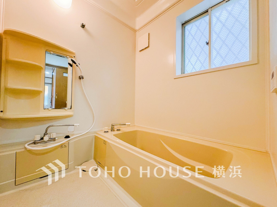 1日の疲れを取り心身を癒すことができる住まいの中のリラクゼーション空間、バスルーム。心からゆったりと寛いでいただけるよう、ゆとりのスペースを確保しています。