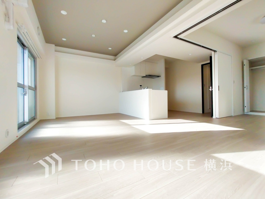 太陽の恵みを受けた明るい空間。吹きぬける風を感じながら爽やかで風通しの良い暮らしが叶います。
