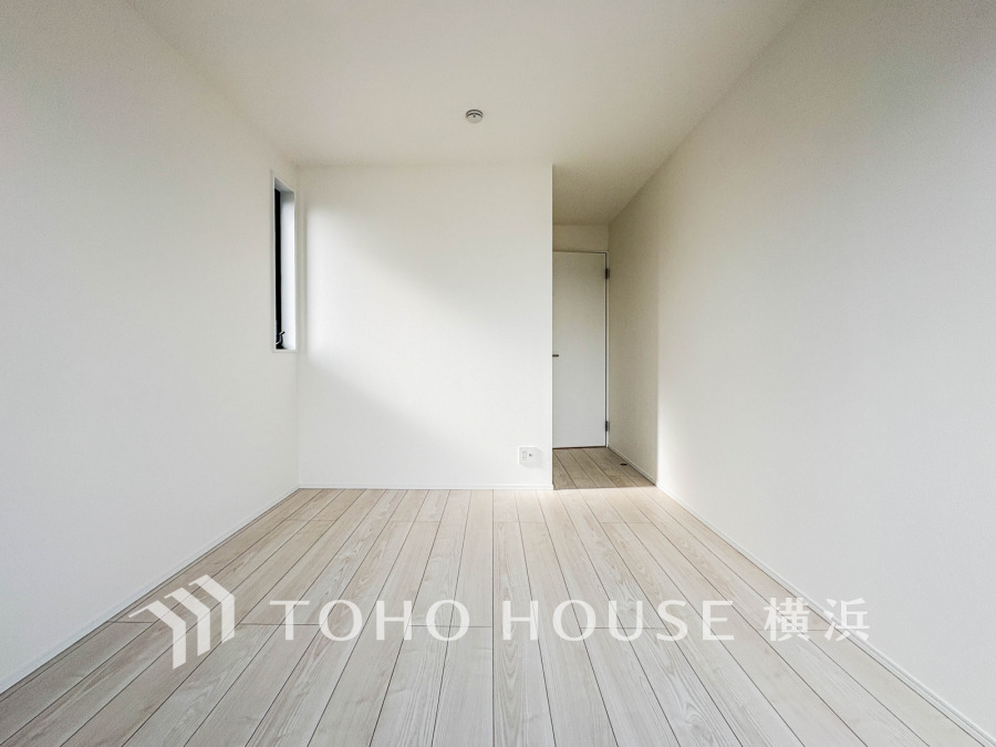 快適に過ごす条件は、一人ひとり違います。飾リ過ぎないシンプルな内装と偏り過ぎないデザインで統一しております。居住していく中でオーナー様だけの【マイホーム】に創り上げて下さい。