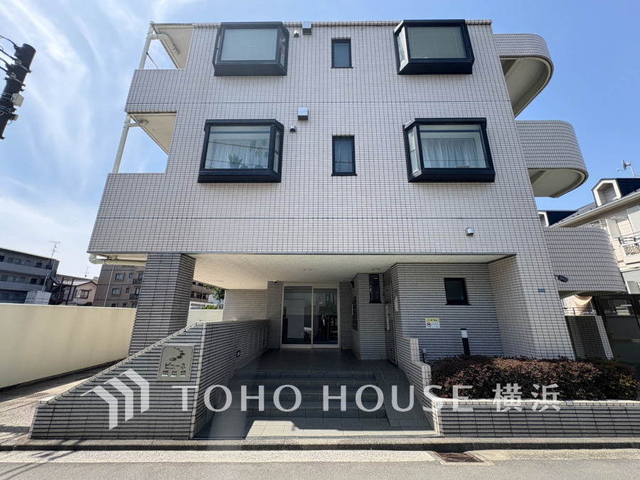 駅やお買物、教育施設が徒歩圏に揃う便利な住環境です。
