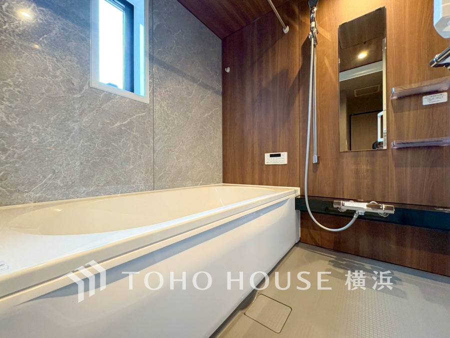 1日の疲れを取り心身を癒すことができる住まいの中のリラクゼーション空間、バスルーム。心からゆったりと寛いでいただけるよう、ゆとりのスペースを確保してます。