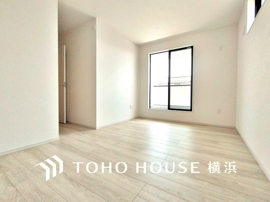穏やかな寛ぎを届ける上質仕様のゆとりあるお部屋。自分時間を充実させながら心豊かにできるプライベート空間。