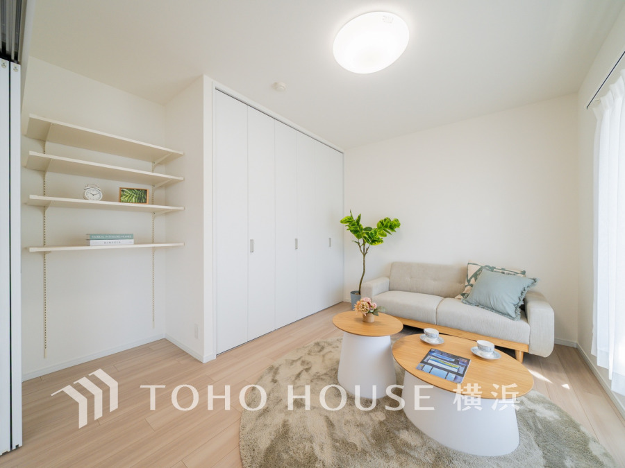 たくさんの想いが美しいカタチに彩られた時、そこにはひと時のくつろぎが生まれ、ゆっくりと愛着が育まれていきます。