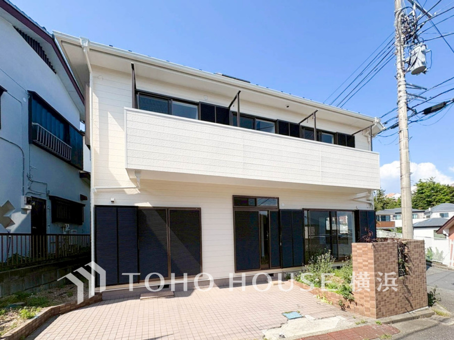 時代の流れに惑わされないシックなカラートーンで街並みに溶け込む外観は、主張し過ぎず、また平凡になり過ぎず絶妙なコントラストで輝きを放ちます。