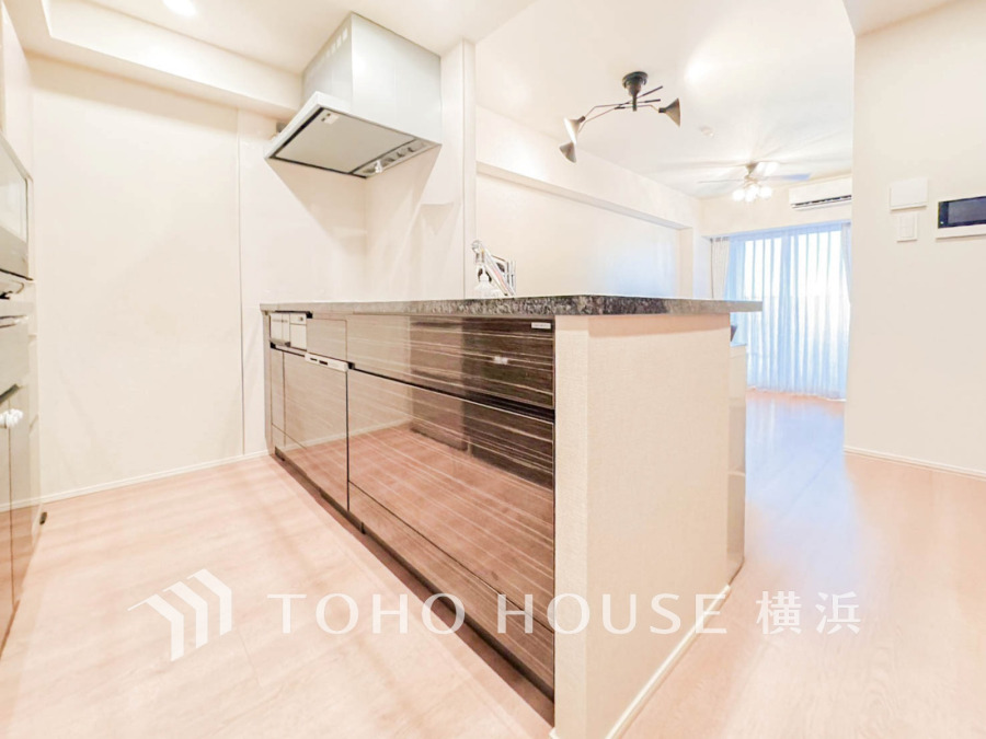 【2026年2月撮影】誰もが使いやすいデザインにこだわったキッチン。プライベートスペースを彩るインテリアとしての美と、快適な日常を支える機能性と強さがひとつになったキッチンです。