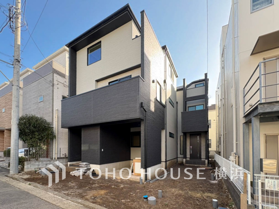 表現された空間は豊かな光と風を纏い、暮らしの時間を豊かにしてくれます。デザインされた空間と競い合うかのような充実した建物設備も家族の時間を彩ってくれることでしょう。