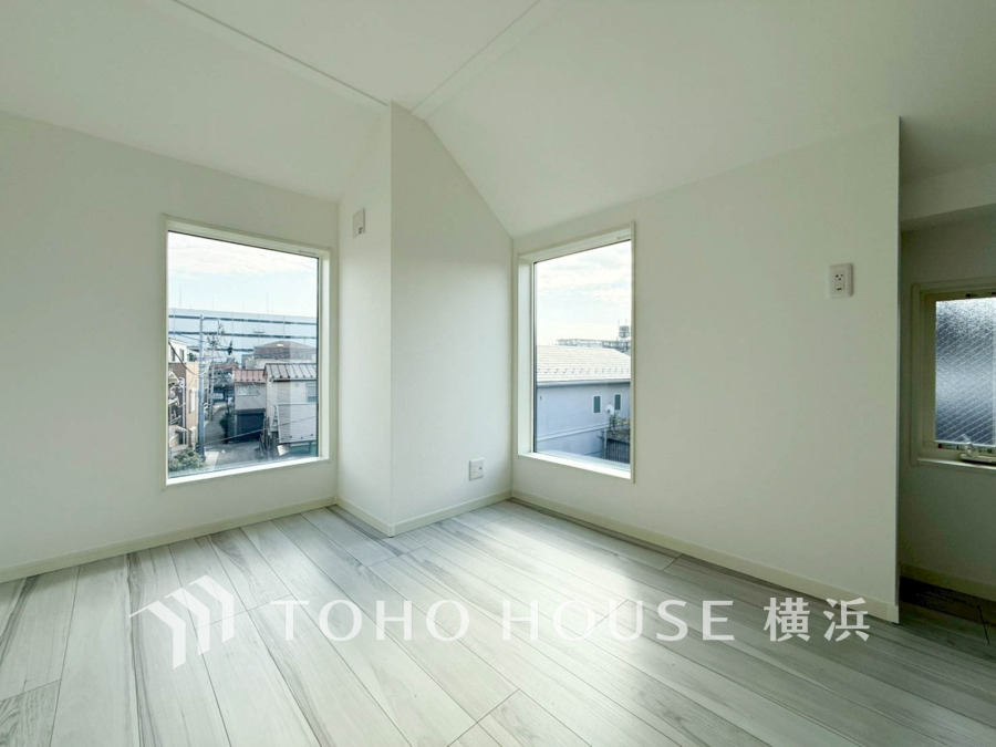 家族一人ひとりの大切なプライベート空間。趣味・感性で個性的に飾って頂けるようシンプルに仕上げてあります。自分時間を充実させながら心豊かなひとときを過ごすための大切な空間。