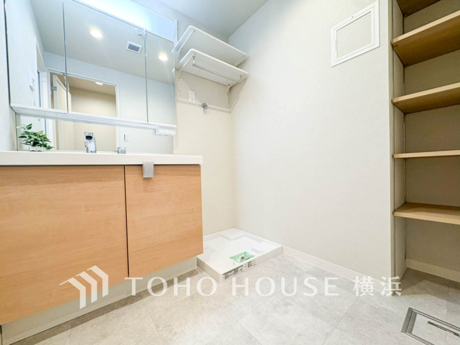 一日の始まりと終わりを心地よく演出してくれる、多彩な機能が備えられたパウダールーム。心地よいリフレッシュ空間です。