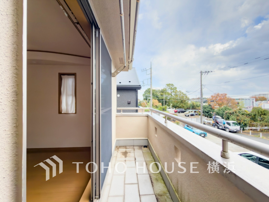 太陽に愛された邸は、陽当り・通風に優れた魅力的で快適さを追求した邸宅でした。ここに住むからこそ意味がある。