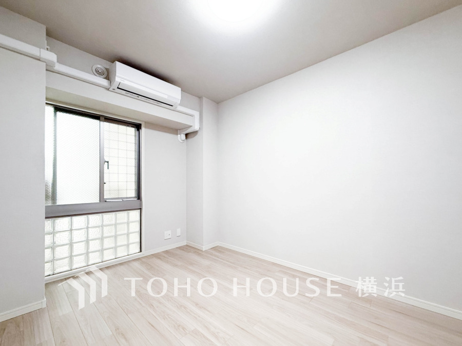 穏やかな風と陽光を導き、プライバシーに配慮された設計プランを採用し、居住性を一段と心地よいものにしています。明るく開放的な空間を演出しております。