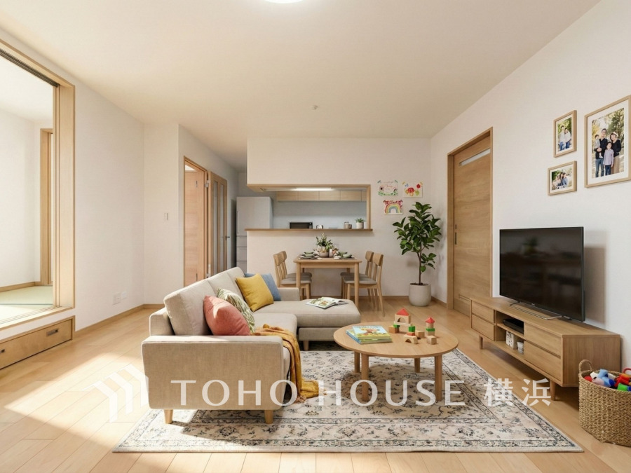 明るい自然光が差し込むリビングは、家族団らんに最適な温かみある空間です。収納も充実。（家具はAI加工です）