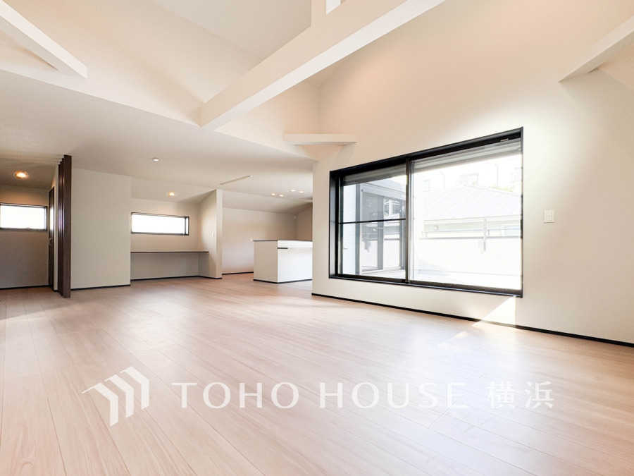 一日の中で多くの時間を過ごすことになる住まいだからこそ、いつも穏やかな空間であるように心掛けています。構成する建材などへの配慮が、住まう方の健康を守ります。
