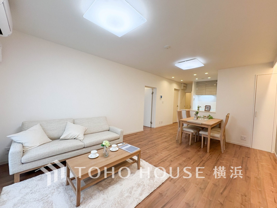 和やかで洗練された空間の演出。寛ぎとコミュニケーションを育む居心地のよい場所。