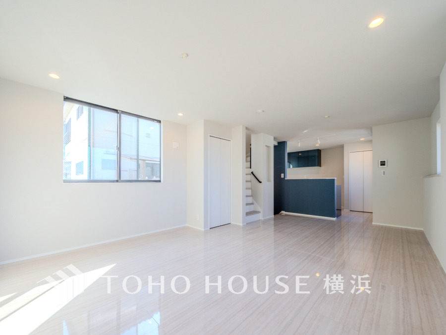 たくさんの想いが美しいカタチに彩られた時、そこにはひと時のくつろぎが生まれ、ゆっくりと愛着が育まれていきます。