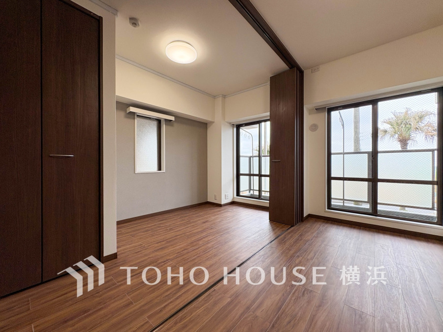 2つの洋室は間仕切りを開放して広々一体化利用も可能です。