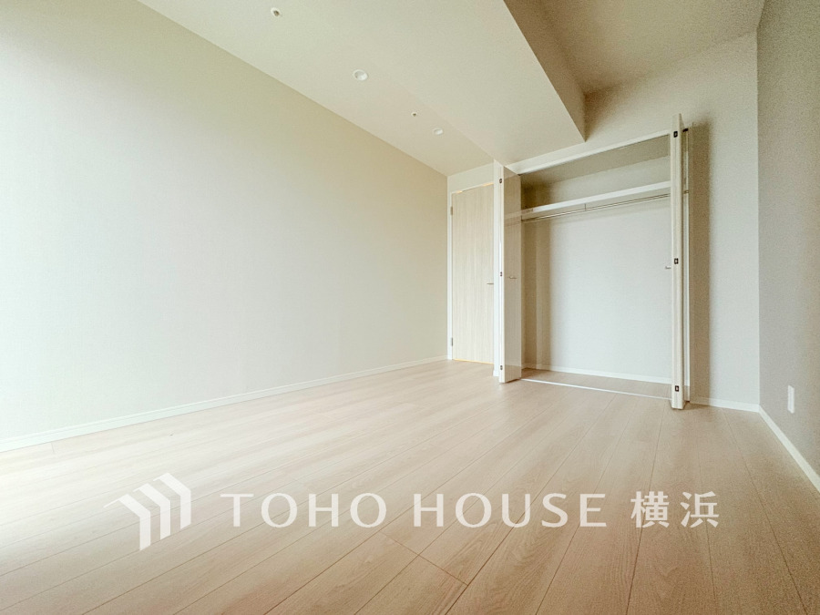 穏やかな寛ぎを届ける上質仕様のゆとりあるお部屋。自分時間を充実させながら心豊かにできるプライベート空間。